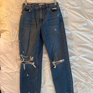 Abercrombie Curve Love The Mom High Rise Jeans